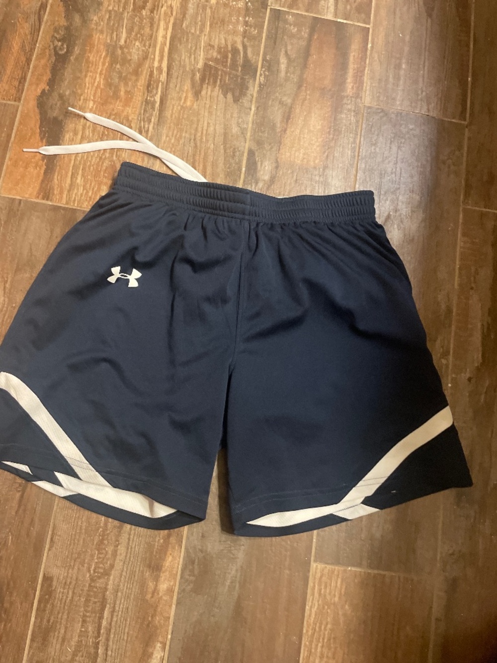 Women’s small under armor basketball ahorts